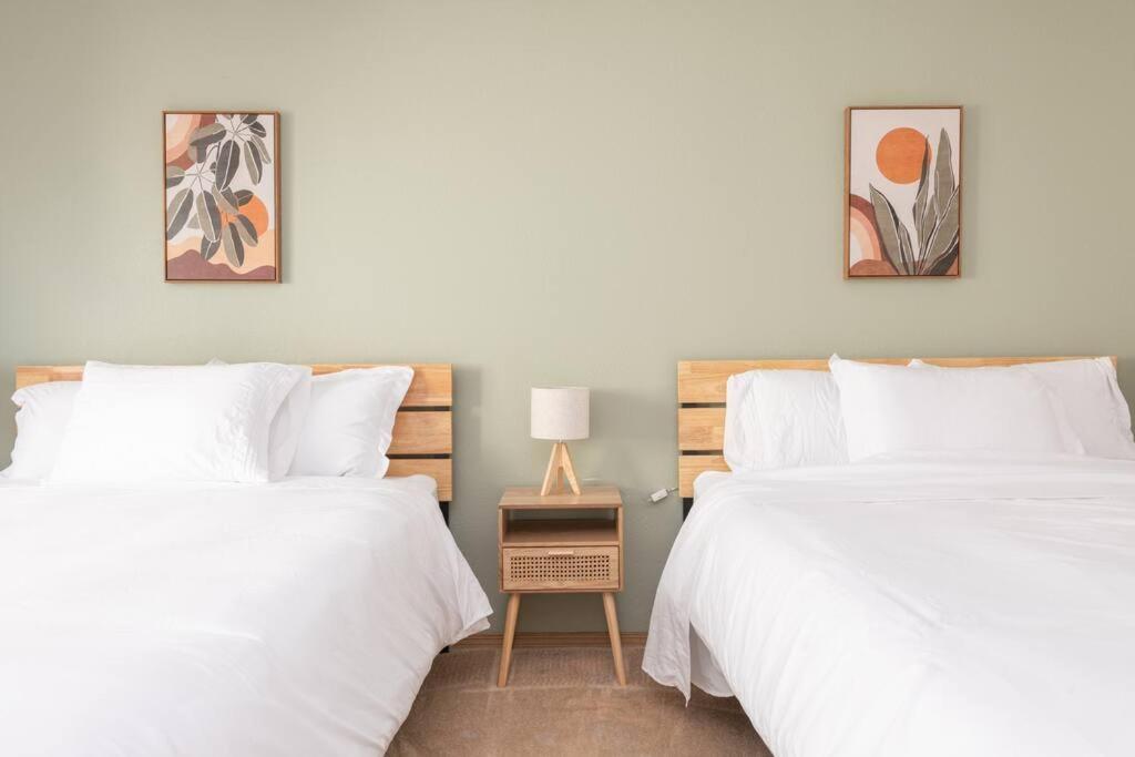 Cozy 2 Bedroom Condo Walking Distance From The Beach 维景湾畔 外观 照片