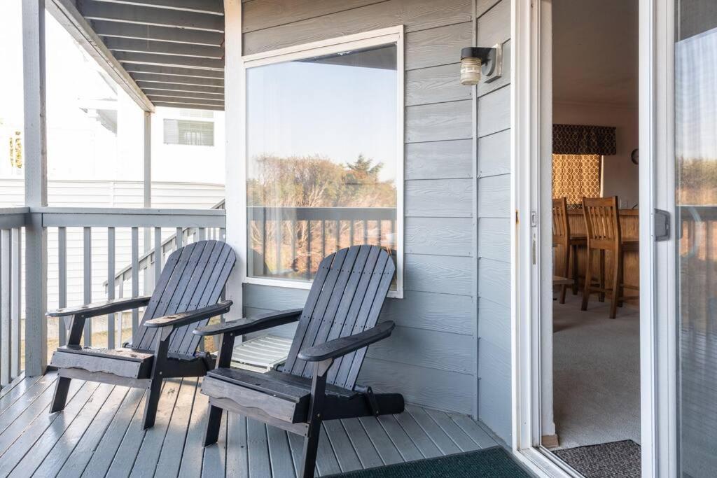Cozy 2 Bedroom Condo Walking Distance From The Beach 维景湾畔 外观 照片
